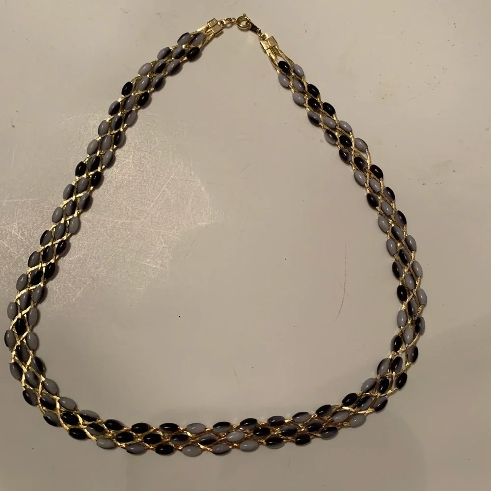 Beautiful 18” necklace in grey, black and gold - Picture 2 of 6